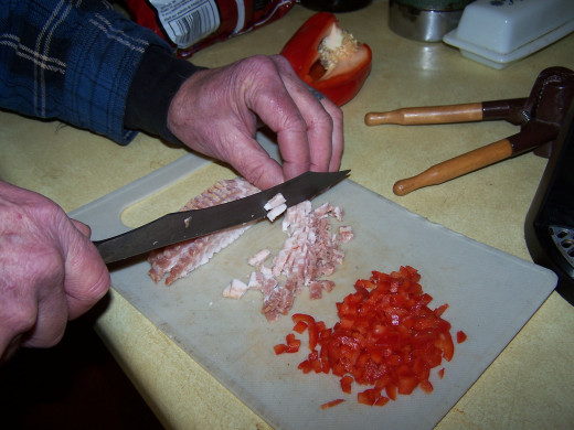 Here I show how I prepare the pepper and bacon.
