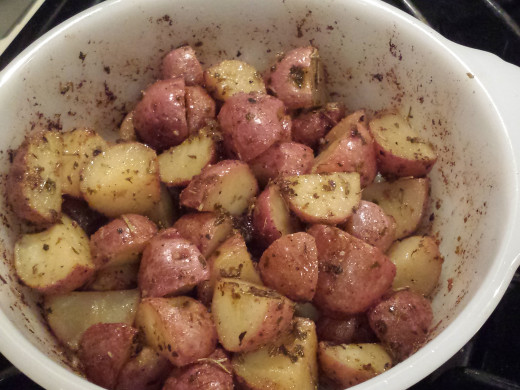 Delicious and Easy Rosemary Garlic Potatoes!