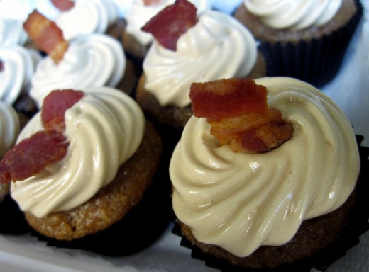 Maple Bacon Cupcakes are a lot of fun! The two flavors go nicely together and they make a wonderful treat for bacon lovers!
