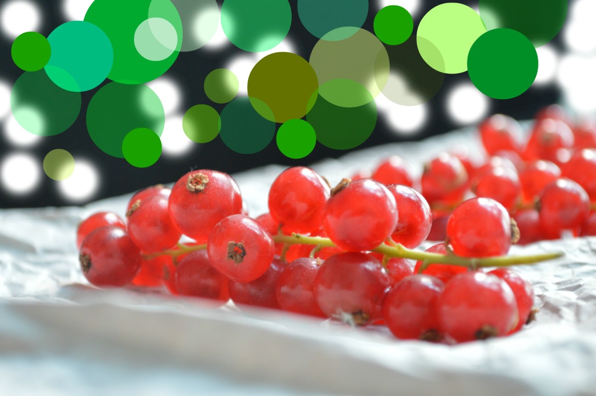 These beautiful berries are popularly used as garnishes in food.