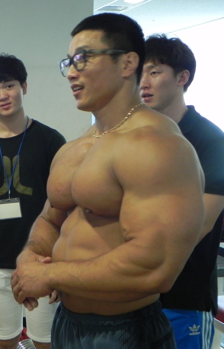 Asian Gay Bodybuilder 93