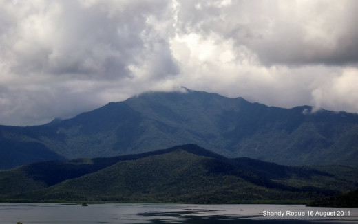This was taken at a viewpoint on the way to the underground river. This viewpoint sells souvenirs, snacks and drinks. 