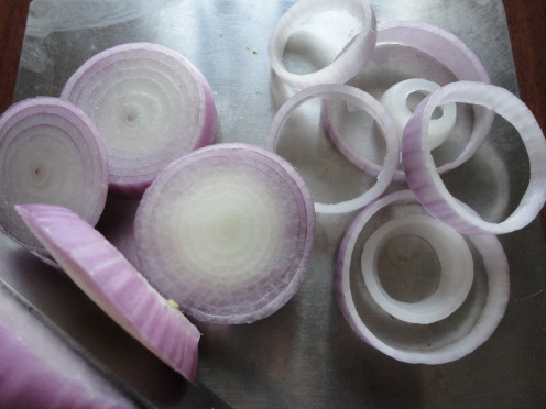 onions sliced to 1/4 thickness
