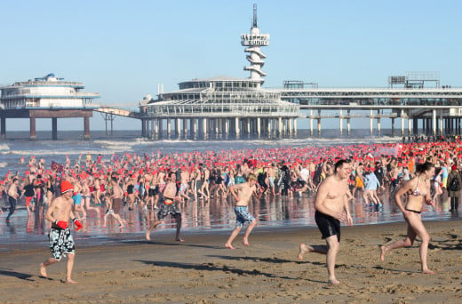 Look how fast these people are running to get out of the cold water in Nieuwjaarsduik Scheveningen in 2010.
