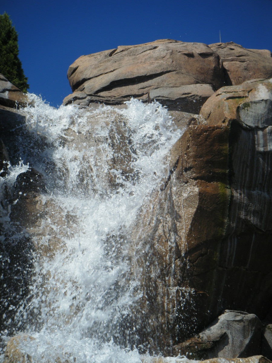 The waterfalls in the Canada pavilion 