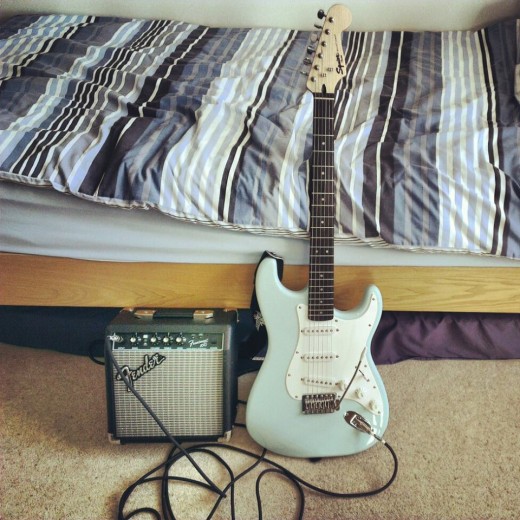 Squier Bullet Strat in Daphne Blue with Fender Frontman 10G Amp