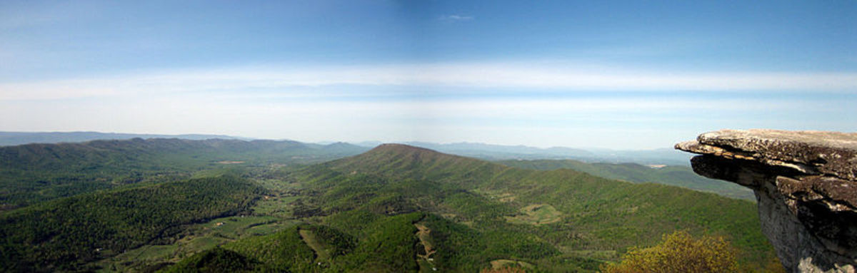 Catawba Valley as seen from the McAfee Knob overlook. 