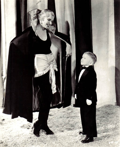 The precursor to Rhea Perlman and Danny DeVito.
