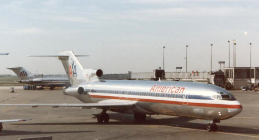 A Boeing 727-223 aircraft (N844AA) of American Airlines at Chicago O'Hare International Airport on 21 May 1989.