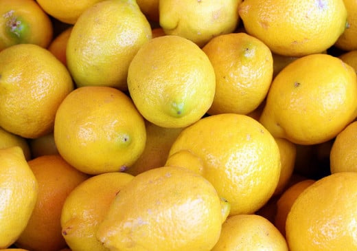 Lemon juice can help you get rid of dandruff. 