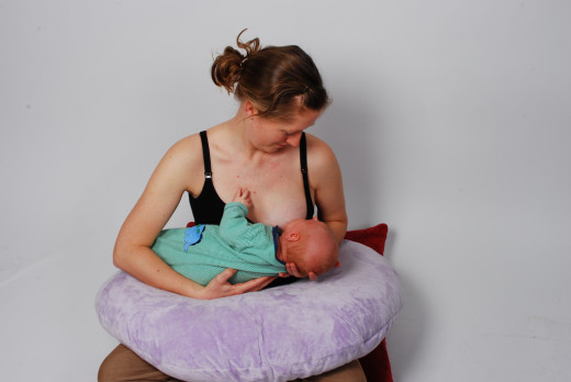 Always choose a well-fitting feeding bra.