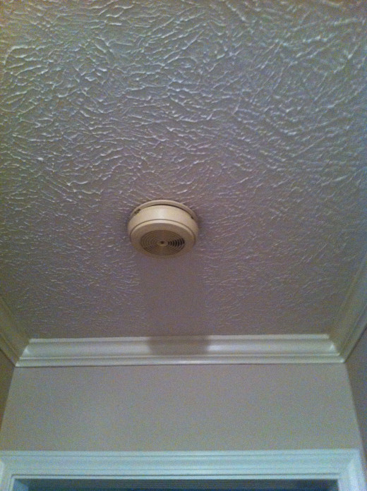 Old ceiling hard-wired detector.  No back up batteries and not working.