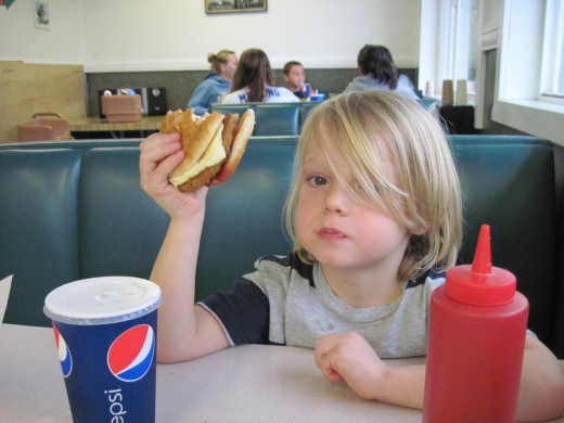 Kids experience peer pressure about what they eat as much as they do about their clothes, appearance, interests, and more.