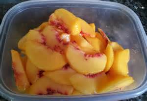 Peaches, sliced and peeled, ready for baking.