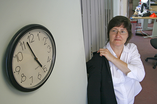 Leave office on time, not early