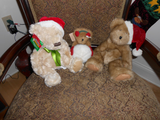I love using my collection of teddy bears to decorate for Christmas!