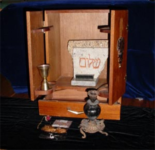 dybbuk box