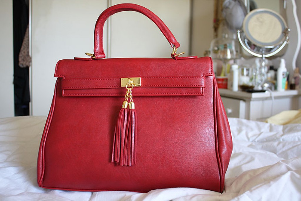 16 Things You Should Always Carry in Your Handbag | HubPages