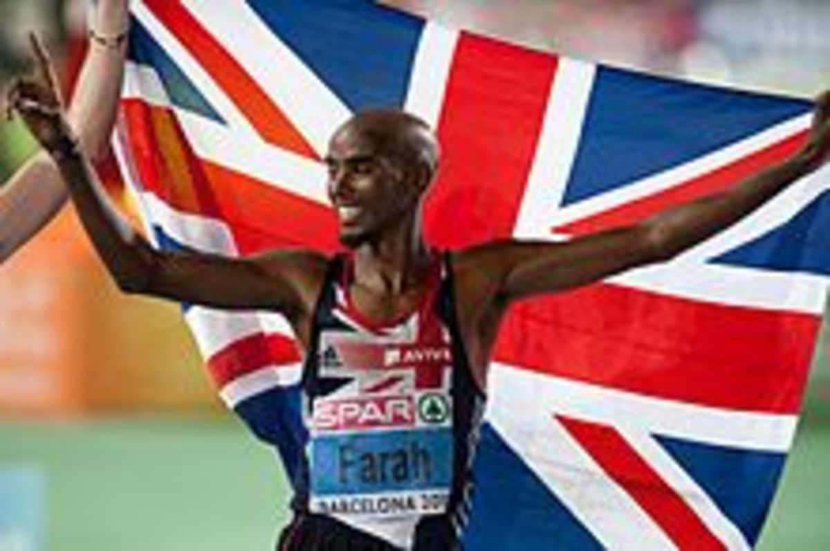 Farah celebrates winning the 10,000 m at the 2010 European Athletics Championships
