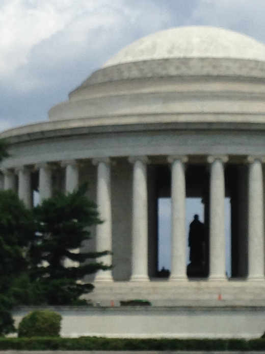 THOMAS JEFFERSON MEMORIAL WITH PRESIDENT JEFFERSON STANDING INSIDE