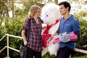 Taylor Swift and Taylor Lautner in "Valentine's Day" the movie