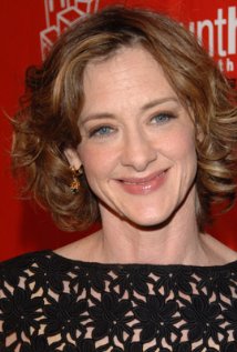 Joan Cusack as Jane Bloomwood