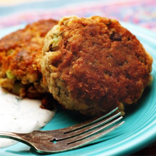 old-fashioned-salmon-cakes-hubpages