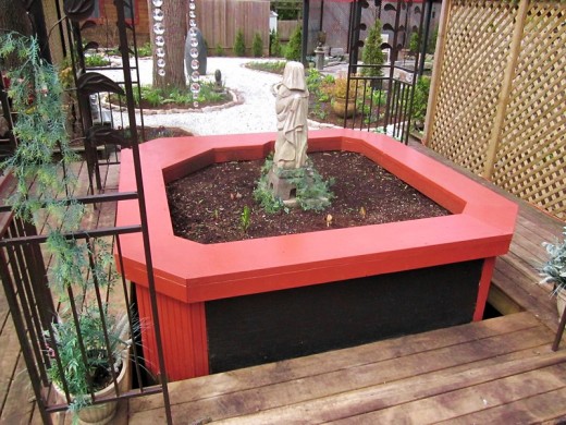 Hot tub planter...finished. Photo by timorous