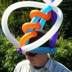 Farmers market balloon hat, photo by Relache