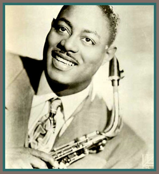 Earl has always loved music, so much so he gave up a job as a grammar school teacher to go on the road. He first learned to play the clarinet in his hometown of Tulsa, Oklahoma.  