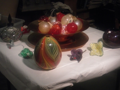 I bought one of these hand blown glass flowers from the Indigo Glass Studio. I love glass and this was affordable.