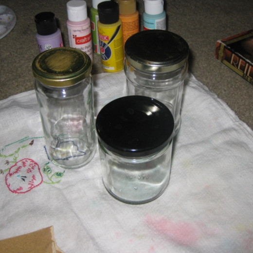 Get the glass jars ready. Be sure the jars and lids are clean. When I'm finished with the food in a jar, I wash the jar and lid thoroughly, let them air dry then store them with the lid off to let any odors dissipate.