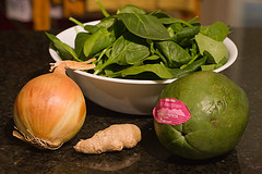 Main ingredients for Chicken 'Tinola.' (Photo courtesy by tiny bites from Flickr)