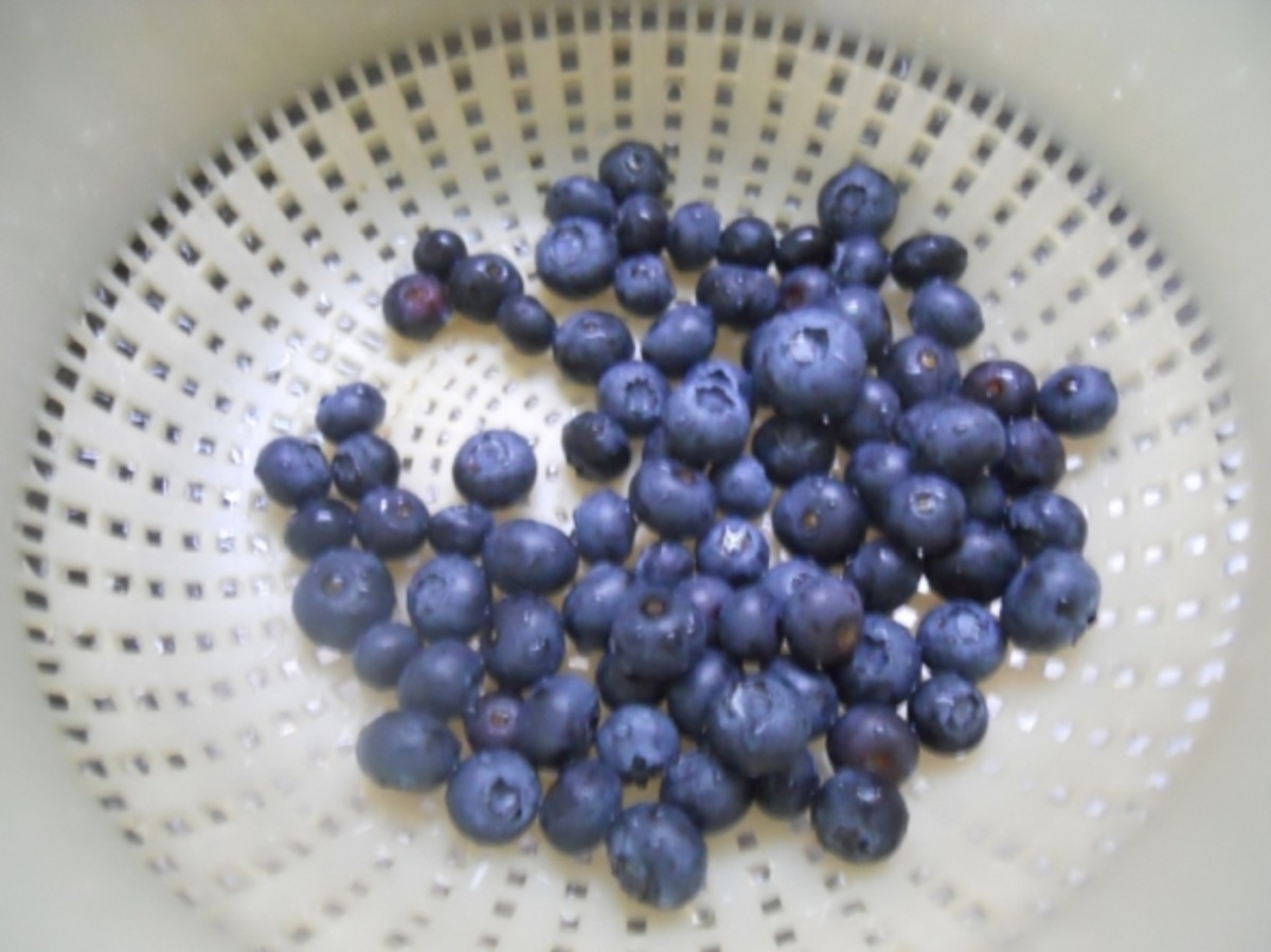 Wash, stem and sort berries.   Dry thoroughly.
