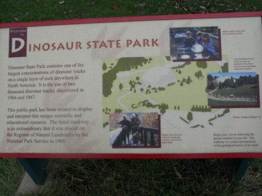 Entrance Sign to Dinosaur State Prk