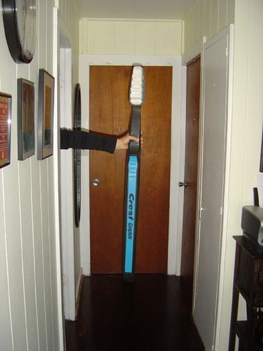 Weird Stuff Giant Toothbrush