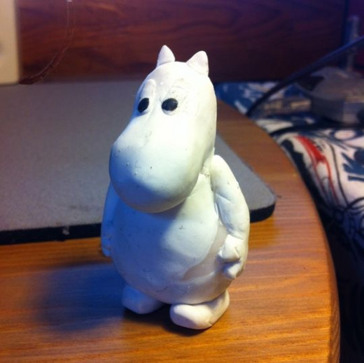 Clay sculpture of Moomintroll by Lulu A.