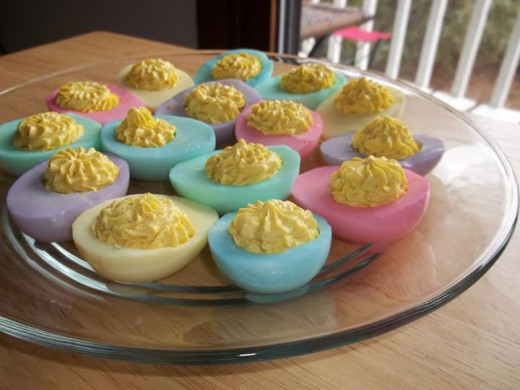 This kit isn't just for cake! I used the Wilton Open Star Tip #21 to make the filling in my Easter deviled eggs look extra pretty.