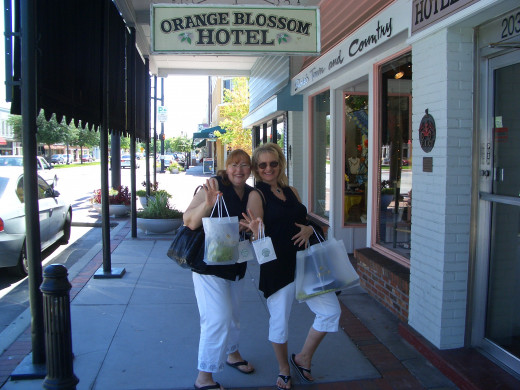 Lucy and I Shopping in Downtown Kissimmee, Florida!