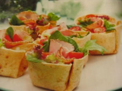 Tortilla salad baskets
