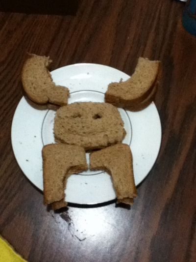 Moose Sandwiches Make Crusts Fun!