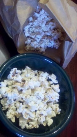 Low Cal-No Oil Microwave Popcorn (Vegan, Gluten Free)