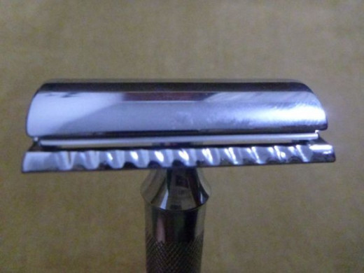 Close up of the Merkur 34C with the razor blade in place.