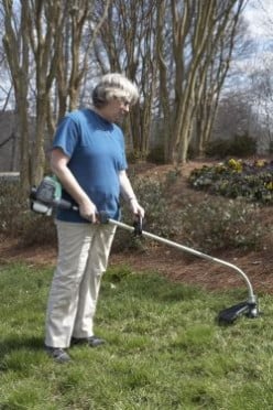 3 Best Gas String Trimmers For Small Lawn