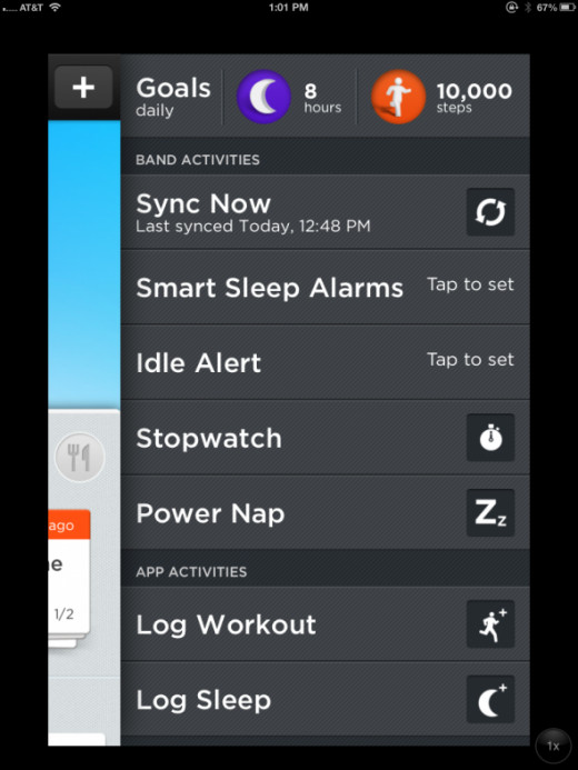 This is the settings section where you can change your goals or setup some additional features, like a wake-up alarm or an idle alert
