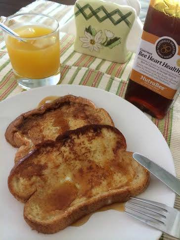 The eagle is on the ground and wide awake. French Toast anyone?