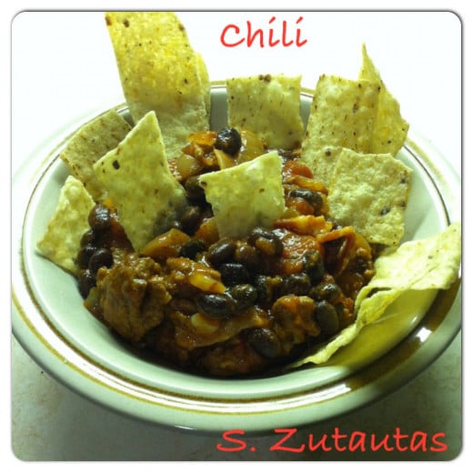 Chili with tortilla chips
