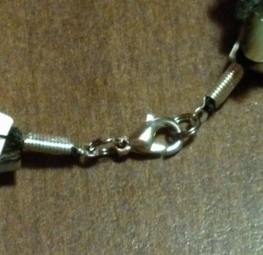 The lobster-claw clasp - close up.