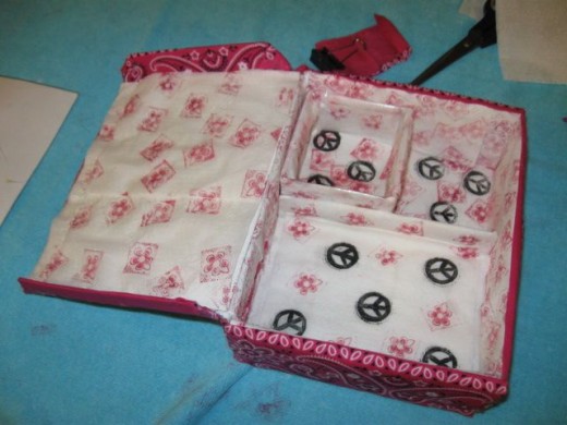 Go over the note cards with overlapping, stamped, sprayed napkins and glue down everything. Go over the note cards with overlapping, stamped, sprayed napkins and glue down everything.