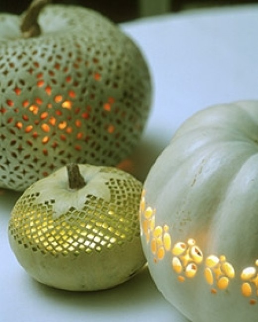 Intricate lace design for pumpkins! Source: MarthaStewart.com. See link below for directions.